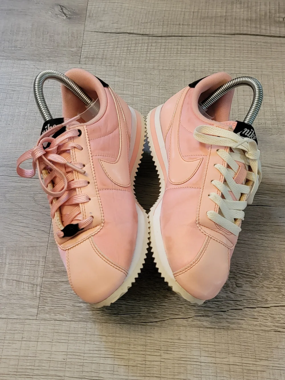 Nike Women’s Pink Low-Top Casual Sneakers